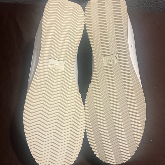 COPY - White and Green Sneakers Nike Cortez Gorge Green Women 16.5 - Picture 6 of 9